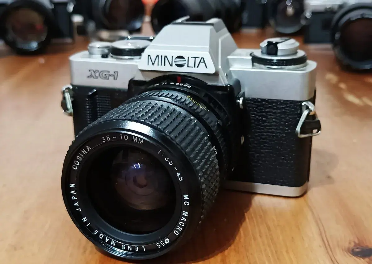MINOLTA XG-1 (Cosina 35-70mm) - 1978