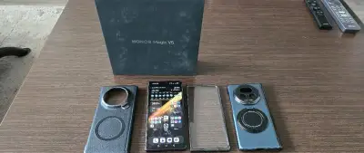 Honor Magic V5