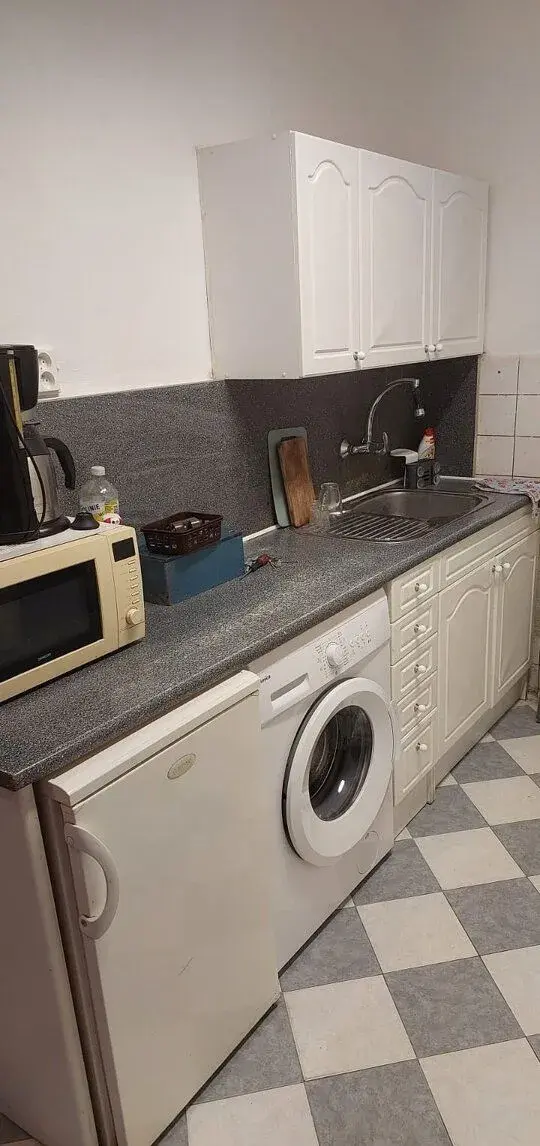 Pronájem zařízené garsonky v Městci Králové (pro 2 osoby, 8