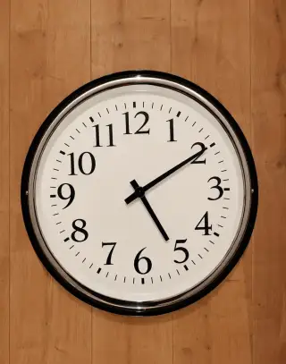 Nástěnné hodiny IKEA Bravur
