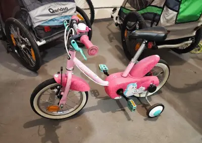 Dívčí dětské kolo B'TWIN14" (Decathlon) s balančními koleč