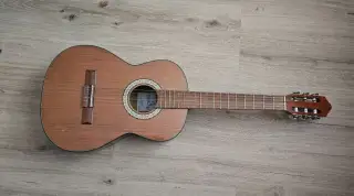 Klasická 3/4 kytara Strunal (made in Luby ) ČR