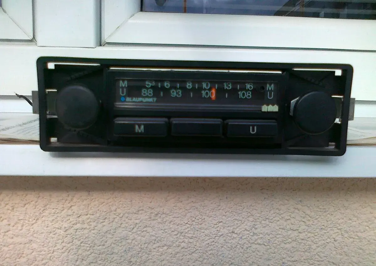 Autorádio BLAUPUNKT-.
