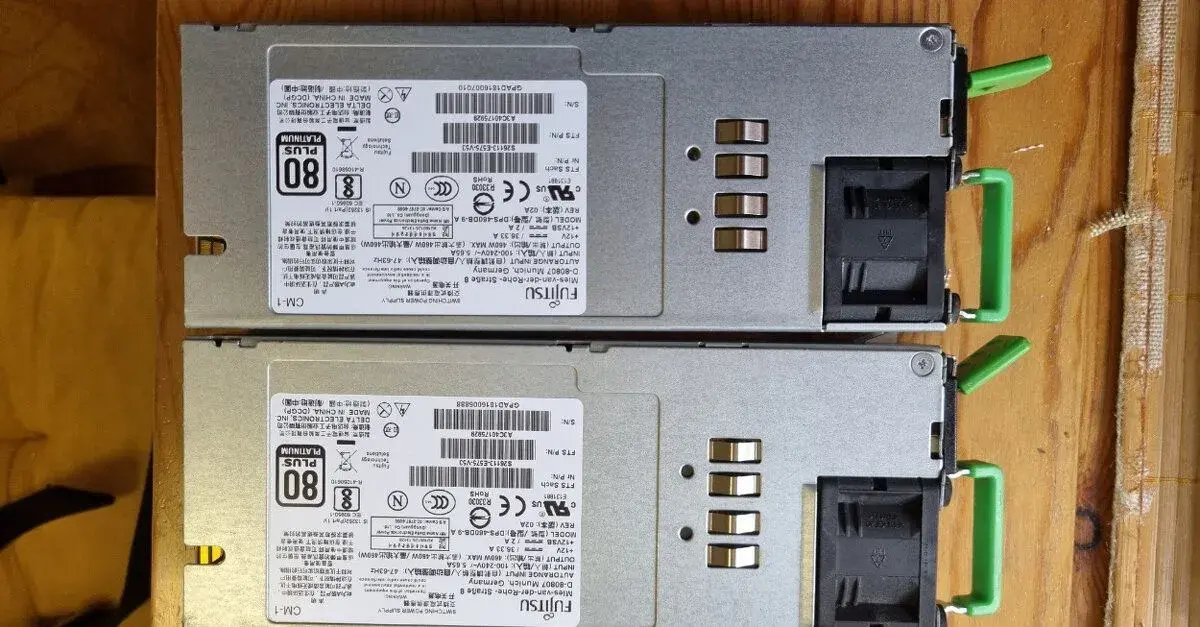 2× Fujitsu 450W Platinum hot-swap serverový zdroj DPS-450DB-