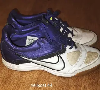 Halové boty Nike.
