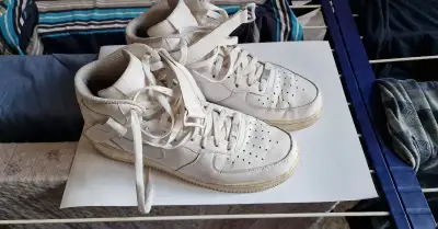 NIKE AIR FORCE 1