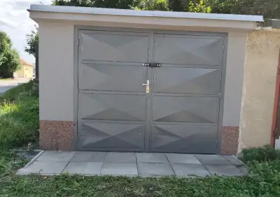 Pronájem garáže Benešov u Prahy