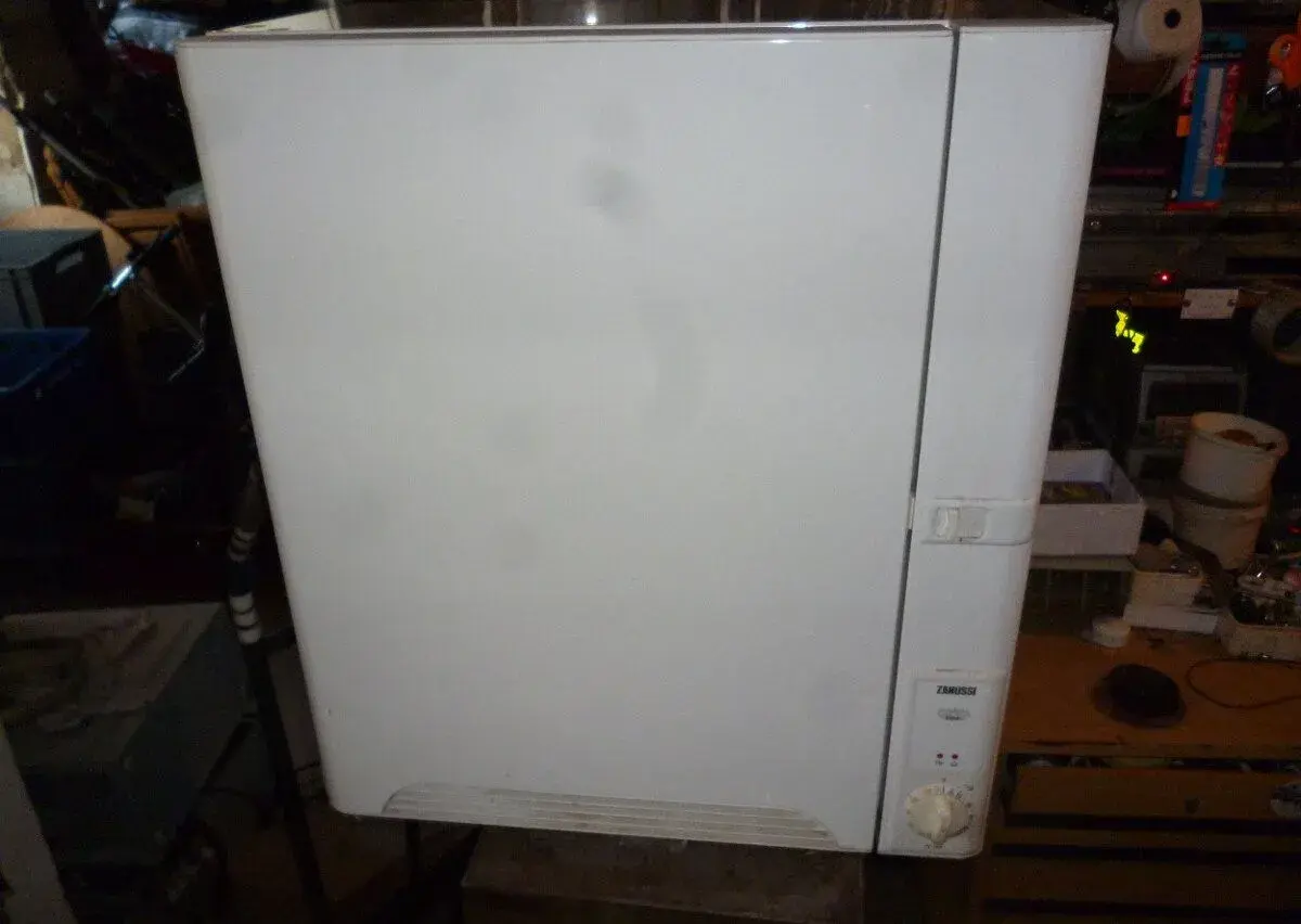 kondenzační sušička prádla zanussi,na 3.5kg prádla,úzká