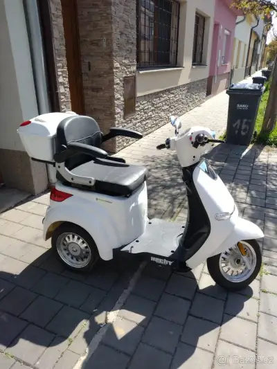 Elektrický tříkolový skútr HECHT CITIS M