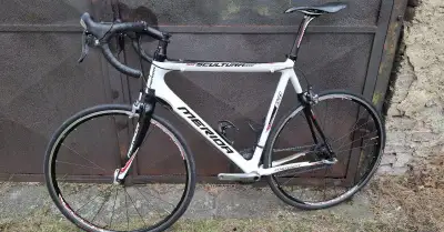 Silniční karbonové kolo Merida Scultura EVO 909