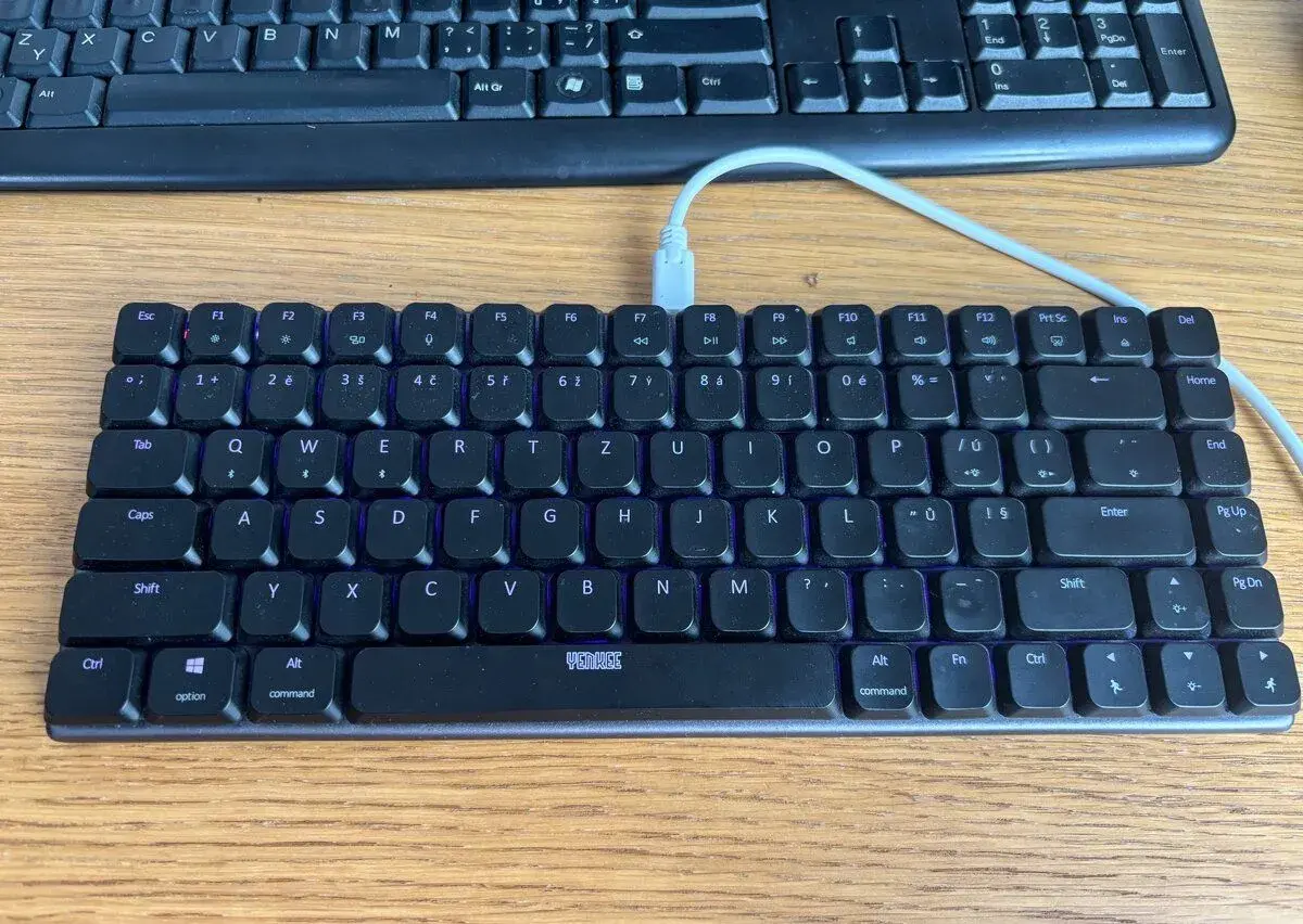 Mechanická slim klávesnice Yenkee