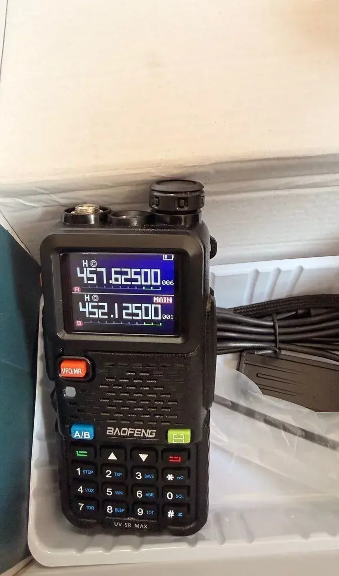 BAOFENG UV-5R – NOVÁ, kompletní balení