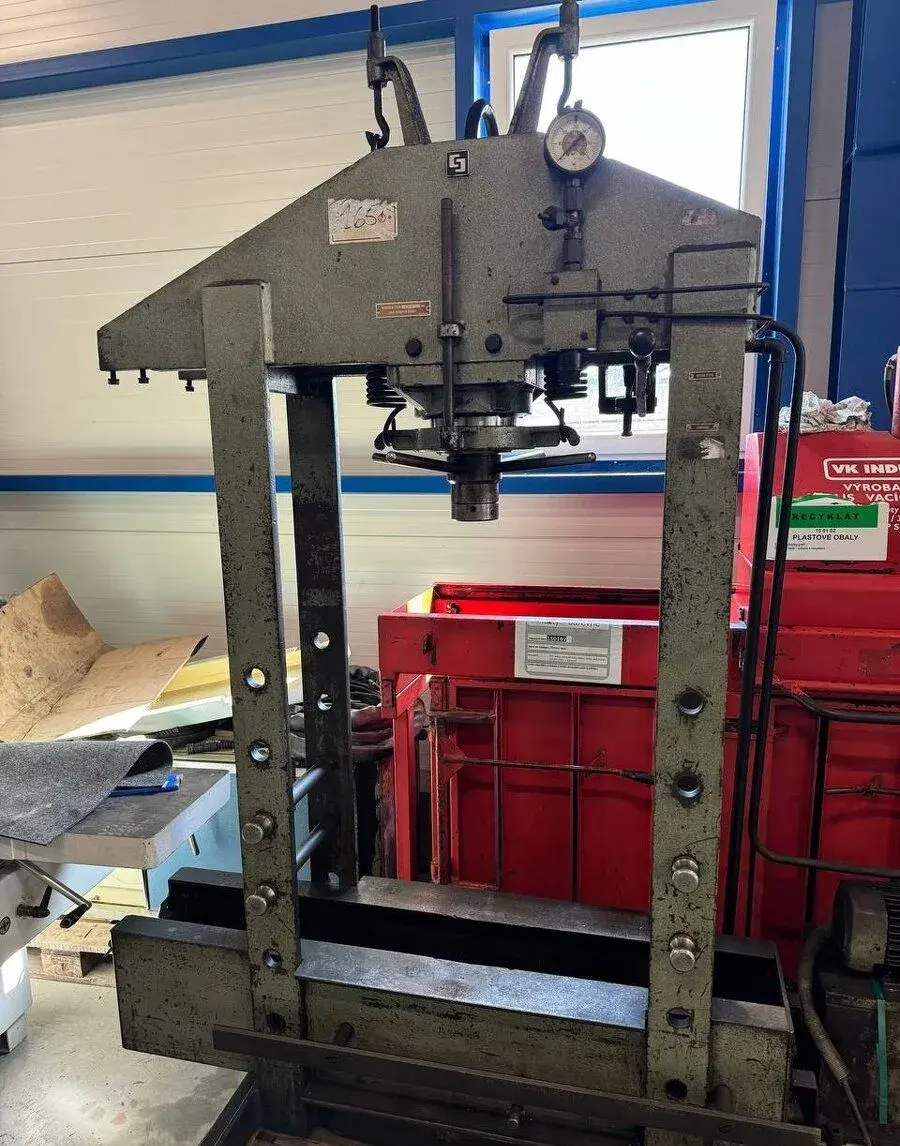 Hydraulický lis CDM 80