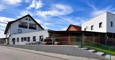 PŘENECHÁNÍ ZAVEDENÉHO RESTAURAČNÍHO PROVOZU – PRAHA 149 00