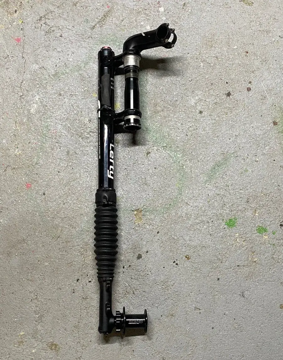 Vidlice Cannondale Lefty Ultra 120, náboj, předtavec