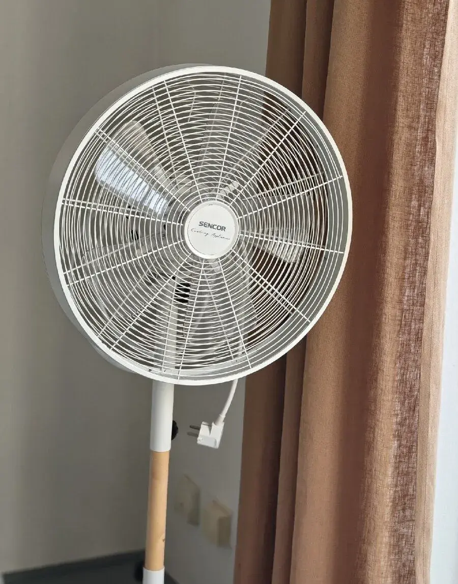 Stojanový ventilátor Sencor dřevo/kov