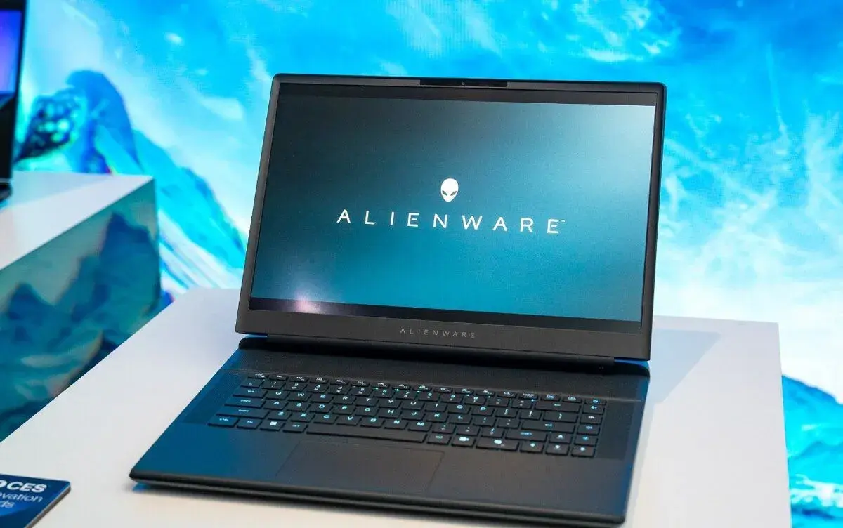 OLED_ALIENWARE 16 AREA-51_240HZ_U9-290HX_32GB_RTX 5070 8GB