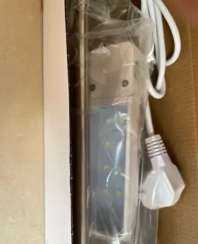 Nové pracovní lampy k šicím strojům