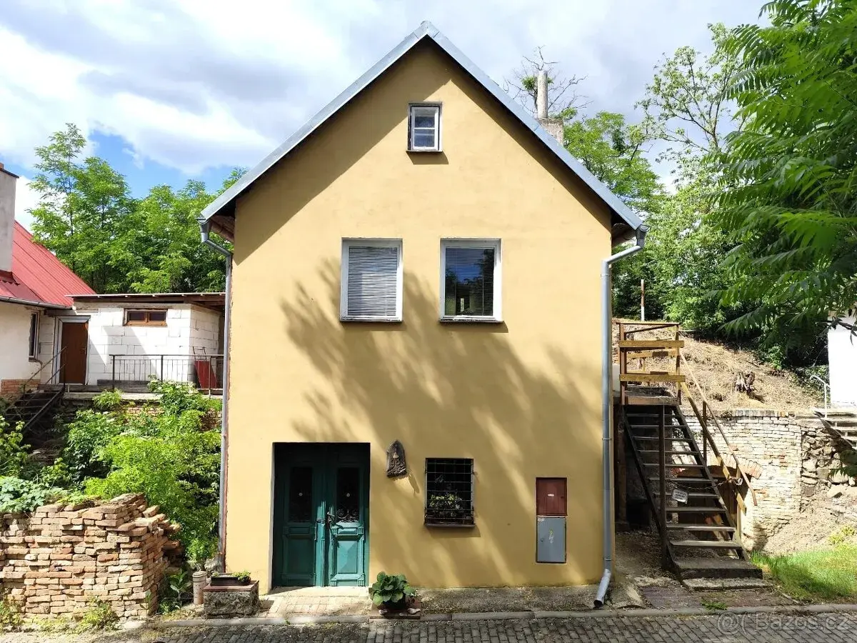 Prodej vinný sklep s lisovnou, 95 m2, Chvalovice, okr. Znojm