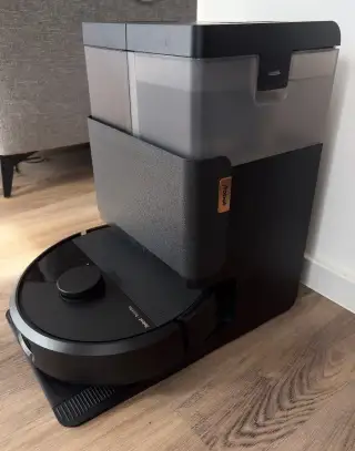 iRobot Roomba Plus 505 Combo + AutoWash dock - black