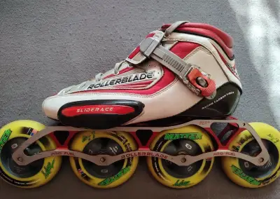 In-line KARBON RollerBlade ProBlade, kolečka 100mm, vel. 39