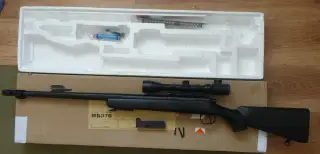 Airsoft odstřelovací puška Well MB-07 + upgrade + optika