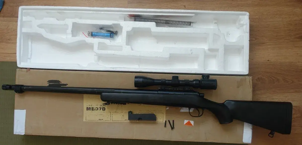 Airsoft odstřelovací puška Well MB-07 + upgrade + optika