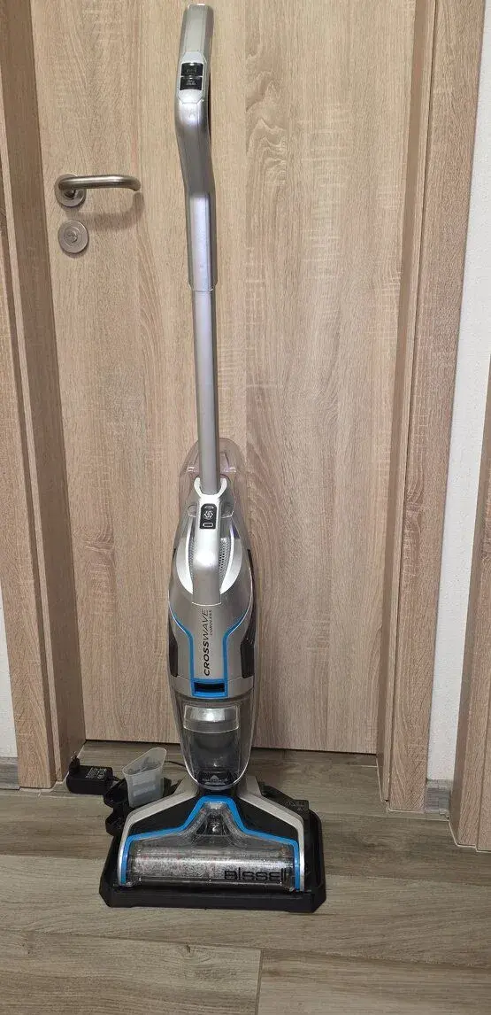 AKU tyčový vysavač Bissel CrossWave Cordless