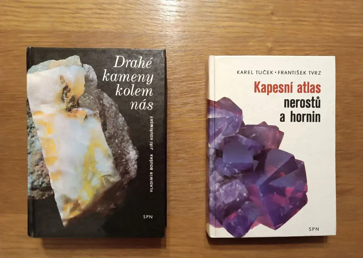 Knihy o nerostech (drahé kameny, .)
