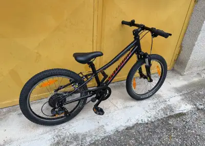 Specialized Hotrock 20 dětské kolo s páčkovým řazením