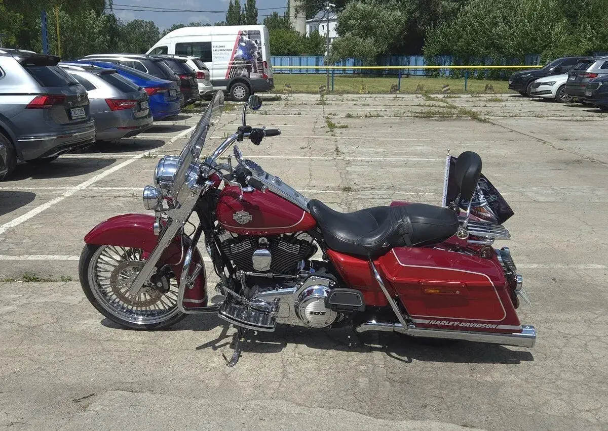 Harley davidson Road king FLHR 103