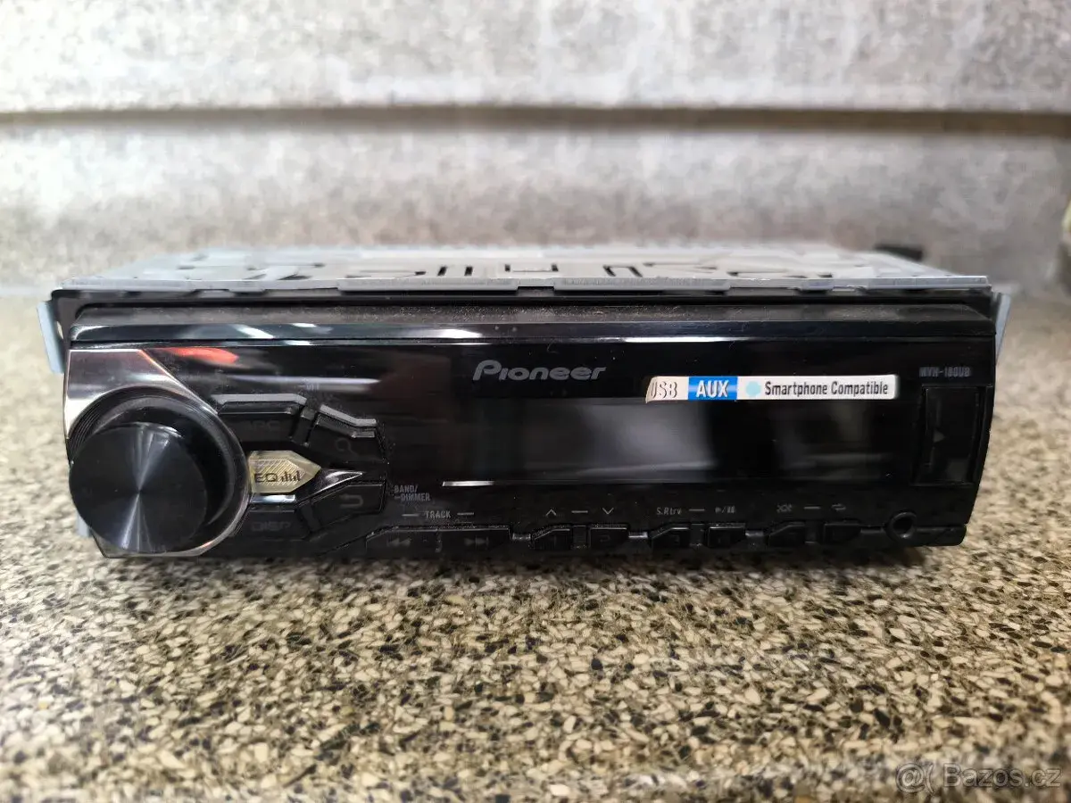 Pioneer MVH-180UB + repro Alpine
