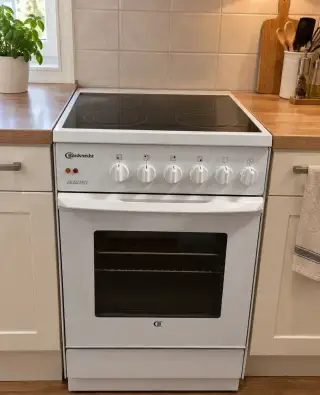 sporák sklokeramický, Bauknecht, ZAMLUVENO