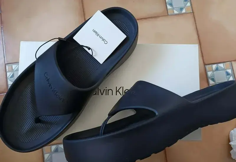 Žabky Calvin Klein - černé