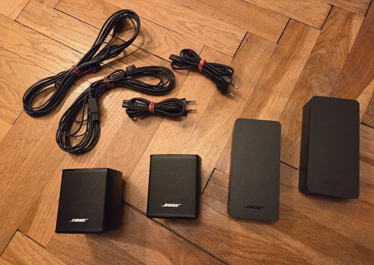 Bezdrátové zadní reproduktory Bose Surround Speaker
