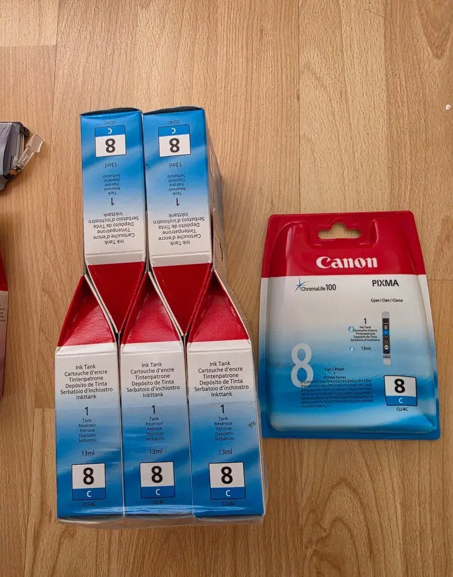 Cartridge Canon CLI-8 celkem 24ks vše za 500,-