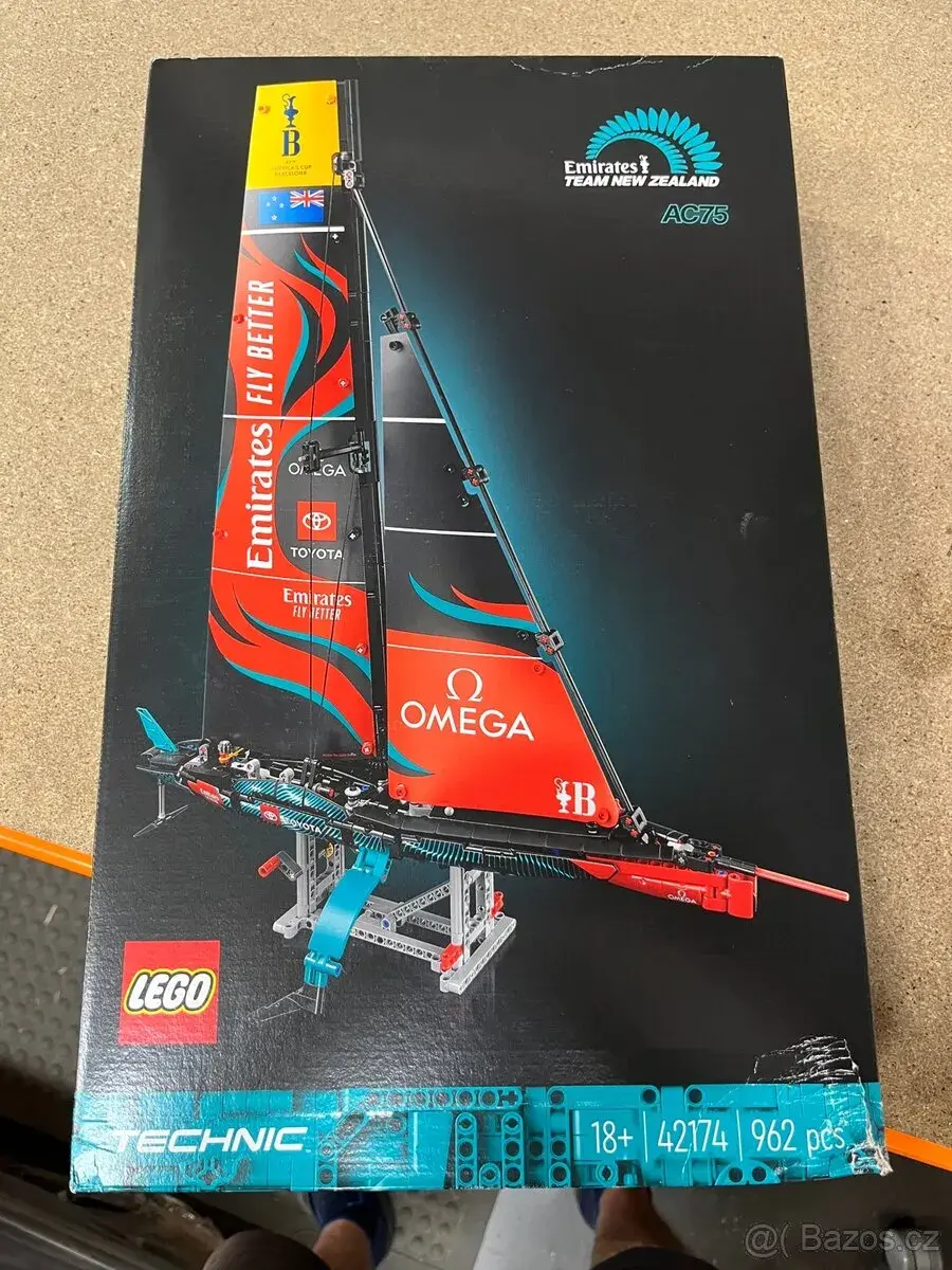 LEGO® Technic 42174 Jachta Emirates Team