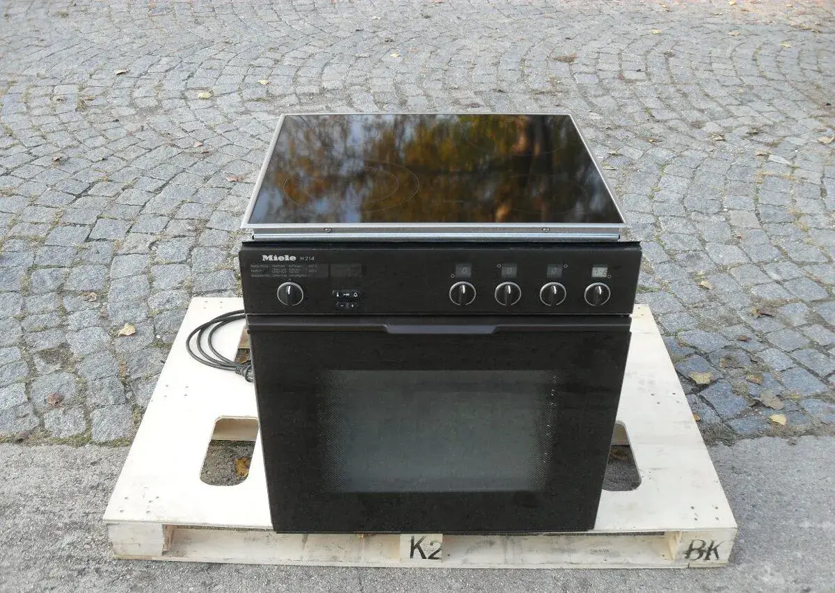 MIELE,VESTAVNÝ SKLOKERAMICKÝ ELEKTRICKÝ SPORÁK,TOP ZNAČKA