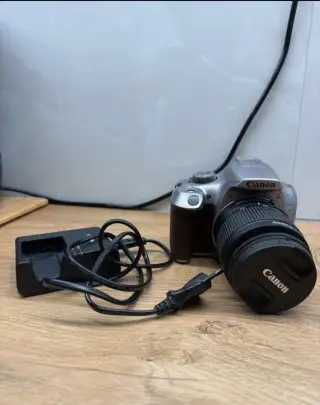 Canon EOS 1300D + EF-S 18–55 mm