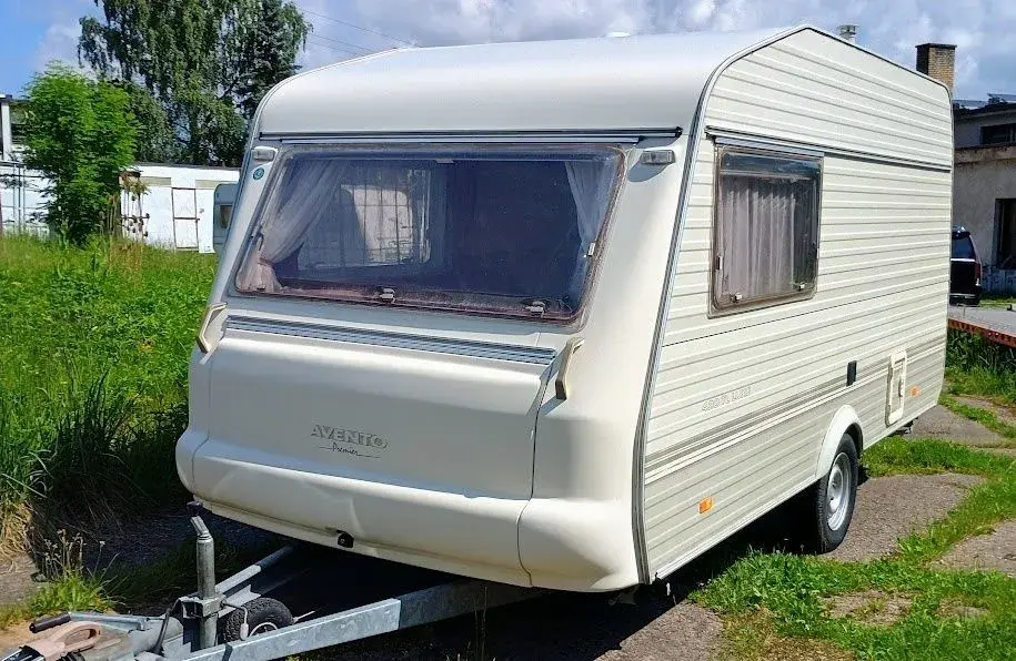 Avento 420TL premier, předstan, TV, WC