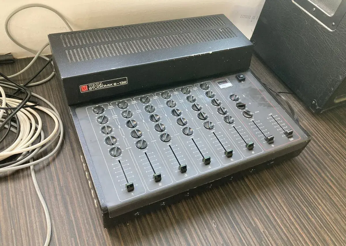 Mixážní zesilovač TESLA STUDIOMIX 6-132 (100W)