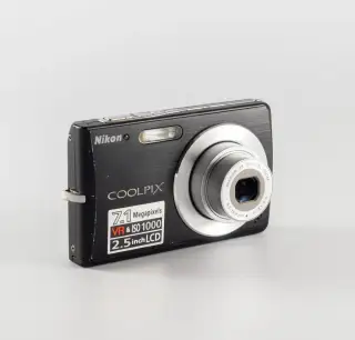 Nikon Coolpix S200 7,1 Mpx 3× zoom digitální fotoaparát