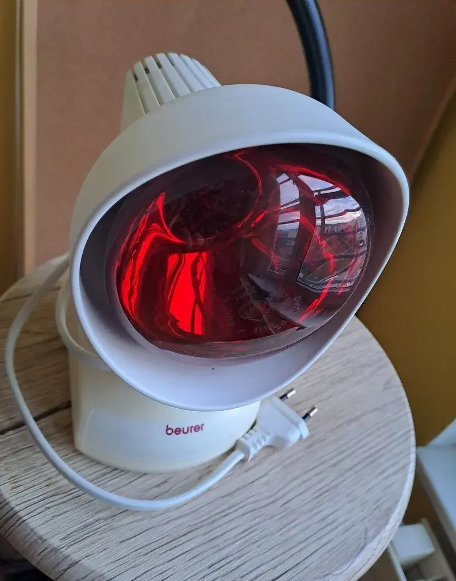Infračervena lampa. Plné funkční.