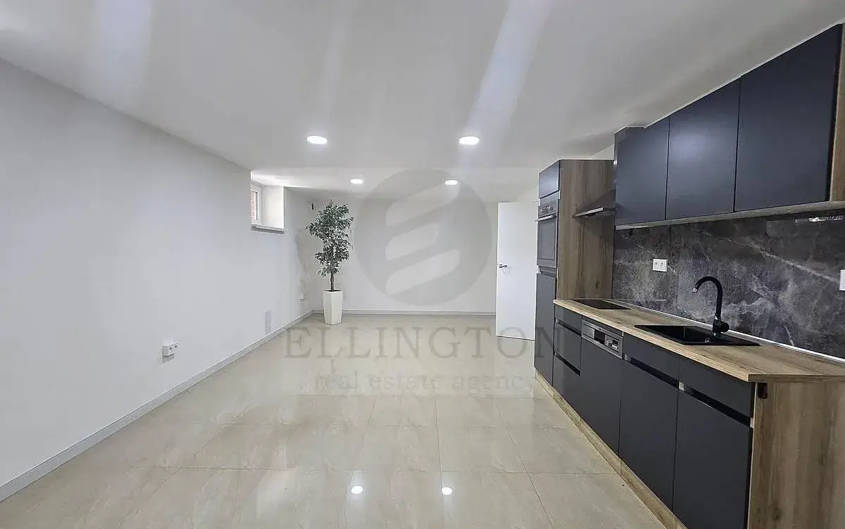 Ateliér, 50m2, Praha 8