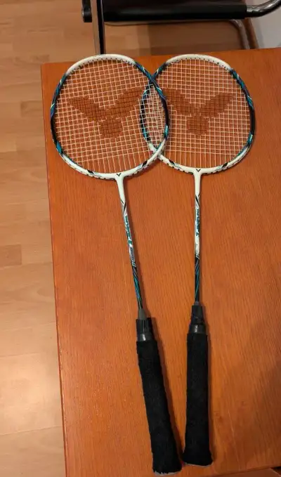 2x Badmintonová raketa Victor Thruster K 220H II