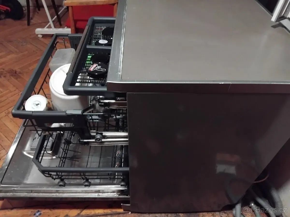 Myčka LG DF365FPS