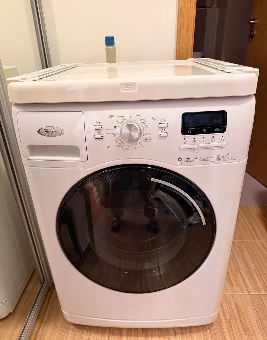 Pračku Whirlpool AWOE 71400 – 7 kg, 1400 ot