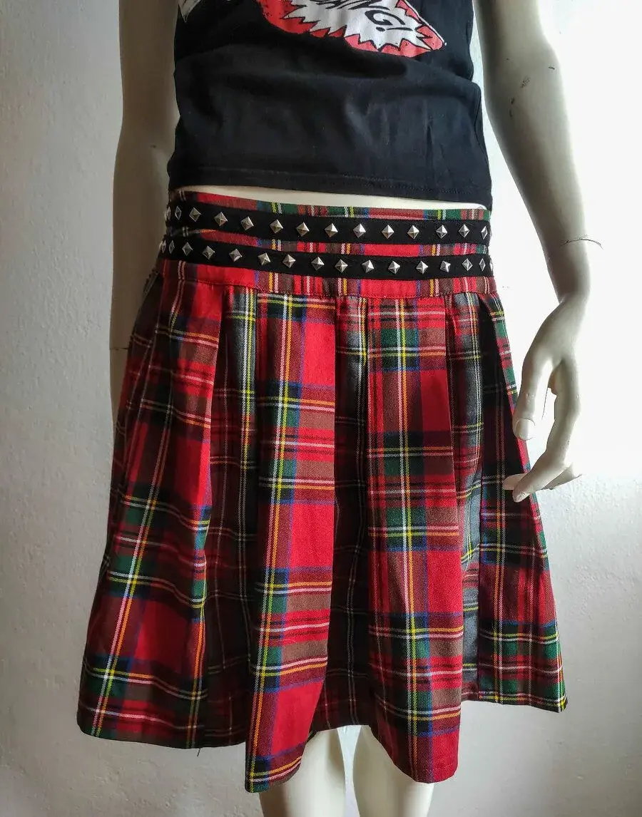 Tartan Jawbreaker nova sukně / Kilt s pyramidkami / Gothic