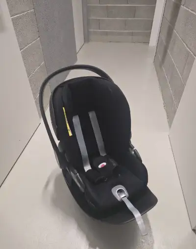 Cybex Cloud T i-Size - Vajíčko plus základna