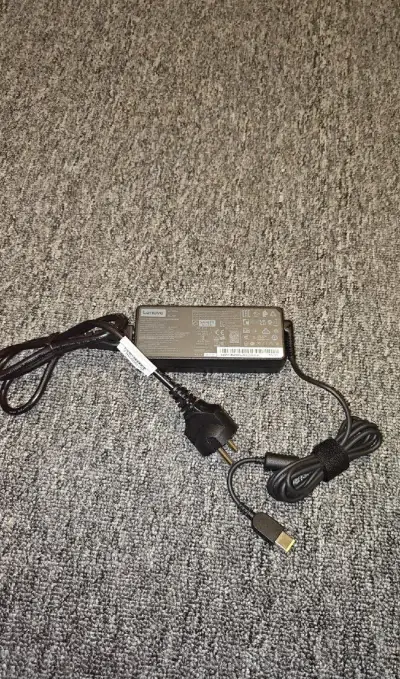 Lenovo 90W nabíječka